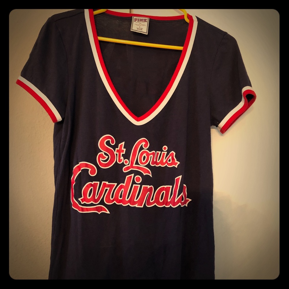 A women’s St. Louis Cardinals t-shirt.